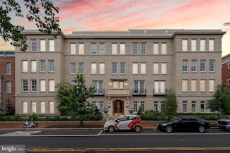 300 8th St NE Unit 102, Washington, DC 20002