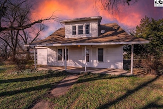 6005 W Irish Creek Rd, Hutchinson, KS 67501