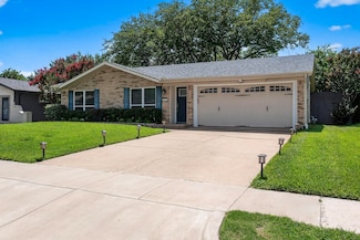 3833 Flamingo Ln, Irving, TX 75062