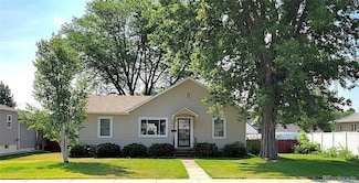 417 W 5th St, Julesburg, CO 80737