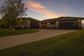 1818 N 197th St, Elkhorn, NE 68022