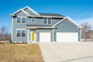250 SE Dorr Ct, Pleasant Hill, IA 50327