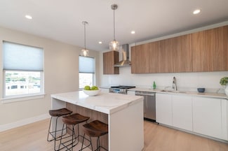 484 Quincy Ave Unit 13, Quincy, MA 02169