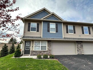 9921 5th Street Ln N, Lake Elmo, MN 55042