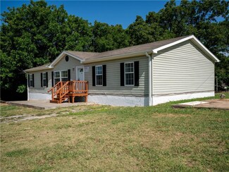 312 E 5th St, Wanette, OK 74878