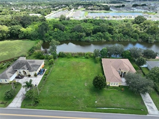 1102 6th St SE, Ruskin, FL 33570