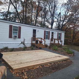 6 Mount Lebanon St Unit 1, Pepperell, MA 01463