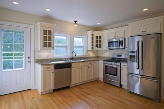 40 Quincy St Unit B, Sharon, MA 02067