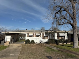 1804 Davis St, Taylor, TX 76574