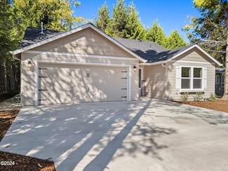 110 Seagrove Loop, Lincoln City, OR 97367