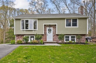 39 Hutchinson Rd, Attleboro, MA 02703