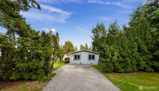 8258 Salish Ln, Blaine, WA 98230