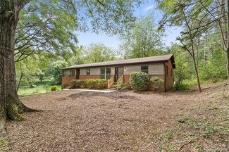 326 Moretz Ct, Hickory, NC 28601