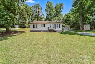 1631 Berkley St SW, Lenoir, NC 28645
