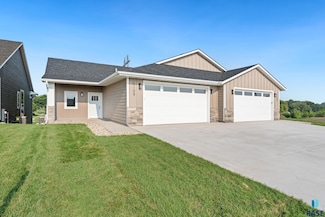 1109 S Foss Ave, Sioux Falls, SD 57110