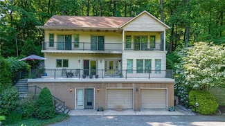 8 Lakefront Rd, Greensburg, PA 15601