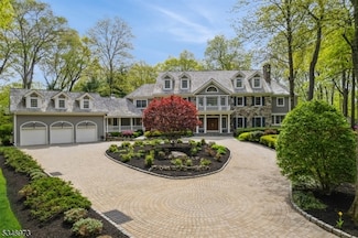 2 Queens Ct, Morristown, NJ 07960