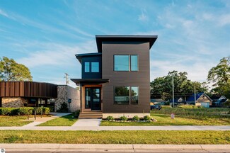 1026 E Eighth St, Traverse City, MI 49686
