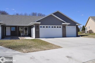 28E Venetian Dr, Clear Lake, IA 50428