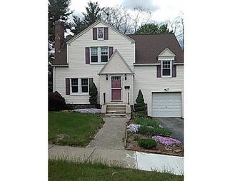 26 Zenith Dr, Worcester, MA 01602