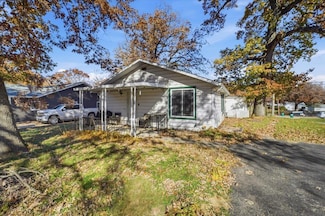 537 1st St, Evansdale, IA 50707