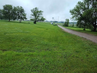 1015 SE 5th St, Stuart, IA 50250