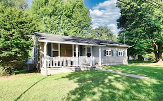 43 Madison St, Franklin, PA 16323