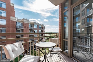 3600 S Glebe Rd Unit 533W, Arlington, VA 22202
