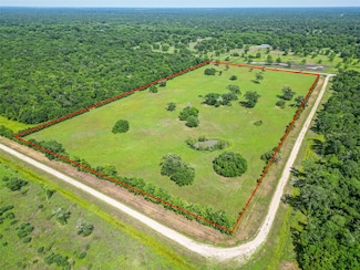 2015 County Road 740, Damon, TX 77430