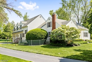 25 Orchard Ave, Pennington, NJ 08534