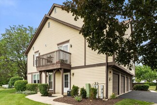 2711 Wayfaring Ln Unit D, Lisle, IL 60532