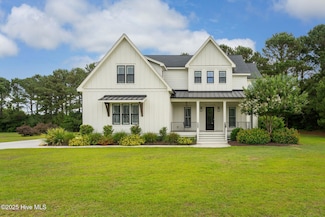 204 N Sea Lily Ct, Hampstead, NC 28443