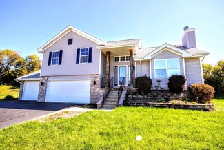 3747 Bluestone Ln, Winnebago, IL 61088