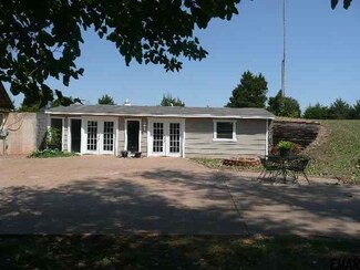 17614 E Southgate Rd, Fairmont, OK 73736