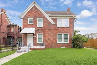 2113 Berry St, Houston, TX 77004