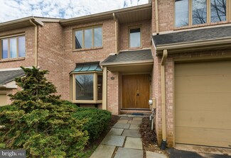 74 Amity Dr, Chesterbrook, PA 19087