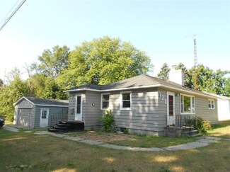 128 W Lake St, Hart, MI 49420