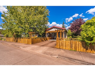 76375 Fern St, Oakridge, OR 97463