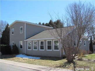 24 James St, Phoenix, NY 13135