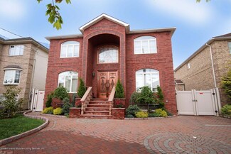 449 Darlington Ave, Staten Island, NY 10309
