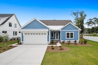 457 Raven Glen Dr, Southport, NC 28461