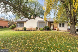 13322 Apple Hill Dr, Hagerstown, MD 21742