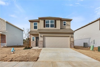851 E Sparrow Cir, Fayetteville, AR 72701