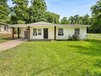 1314 Oak Dr, Leesville, LA 71446