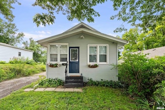 346 16th St, Silvis, IL 61282