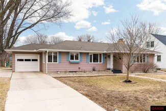 1203 Highland Ave, Mankato, MN 56001