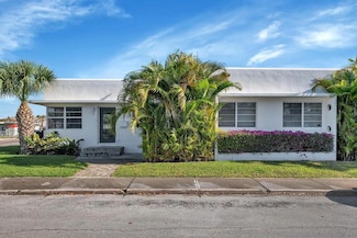 902 N J St, Lake Worth, FL 33460