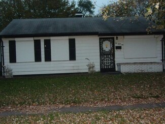 1031 Matthews St, Gary, IN 46406