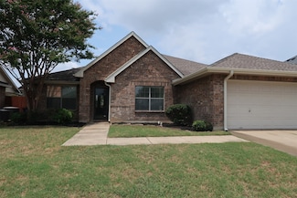 704 Calender Ct, Fort Worth, TX 76131