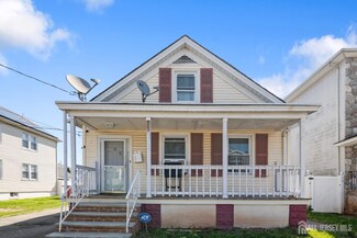 96 Edgar St, Carteret, NJ 07008